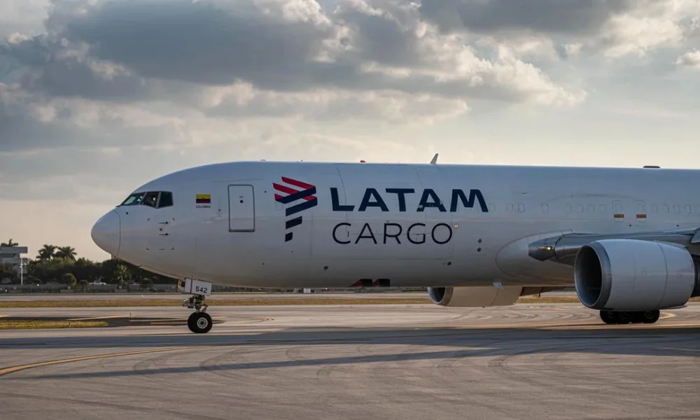 Un vuelo chárter despegó con 44 caballos rumbo a Europa.