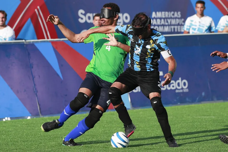 Los Murciélagos juegan con Brasil