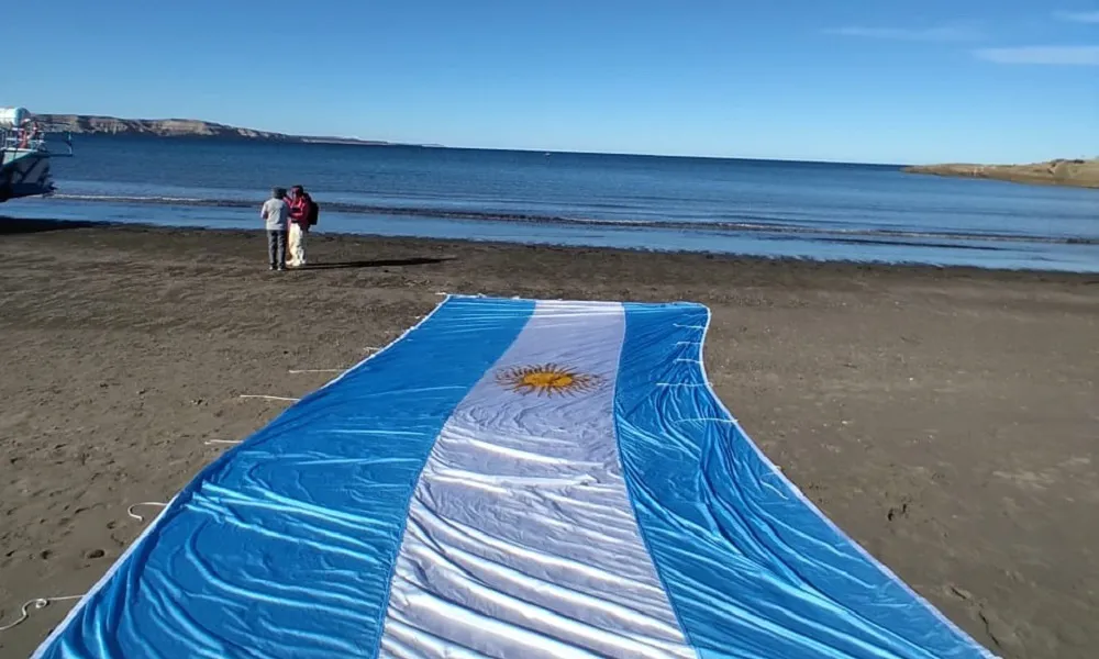 Homenaje a Héroes de Malvinas en Pirámides