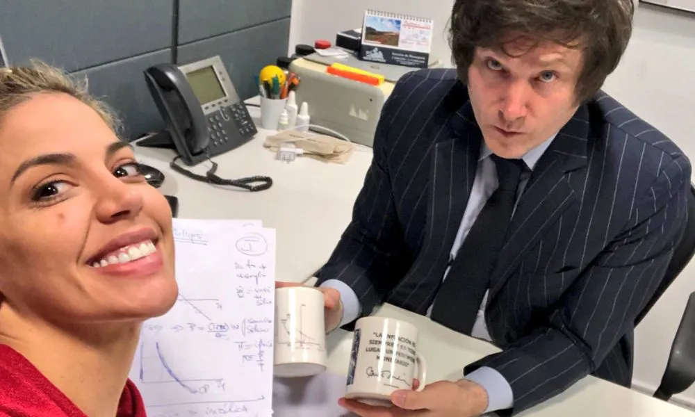 Javier Milei con virgina Gallardo