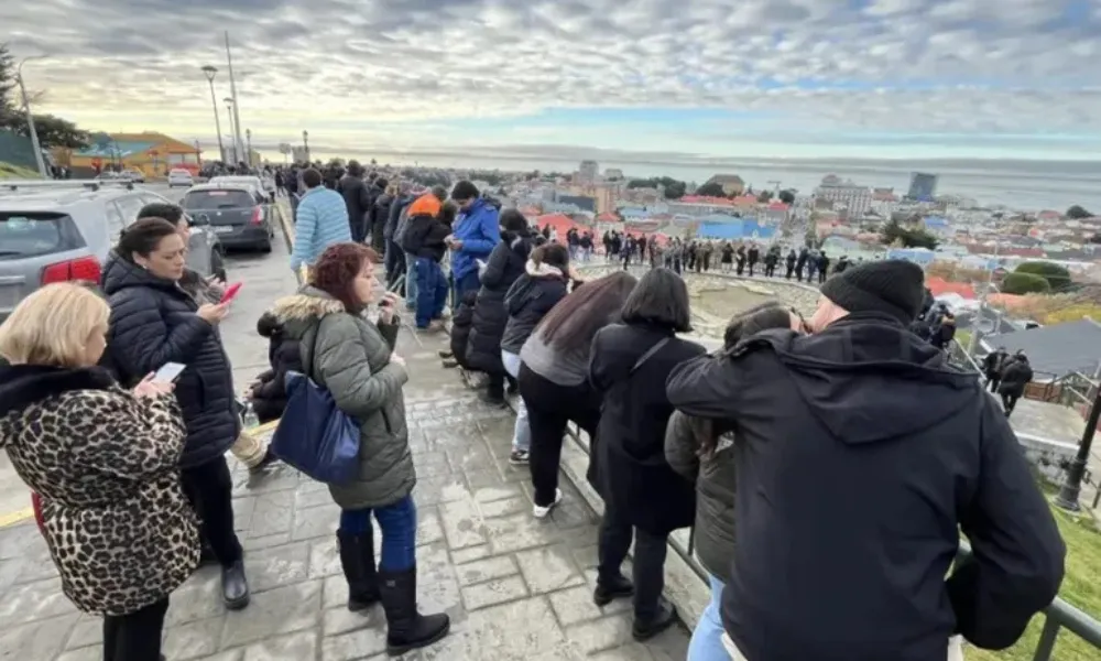 Levantan alerta de tsunami