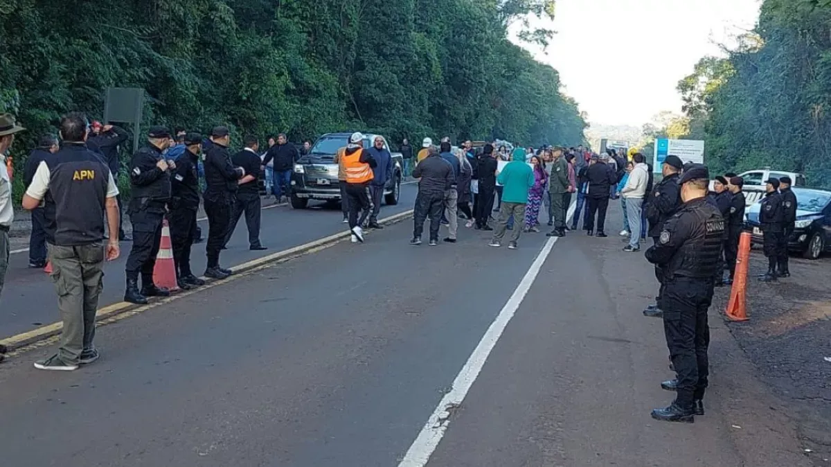 Docentes y taxistas en Misiones