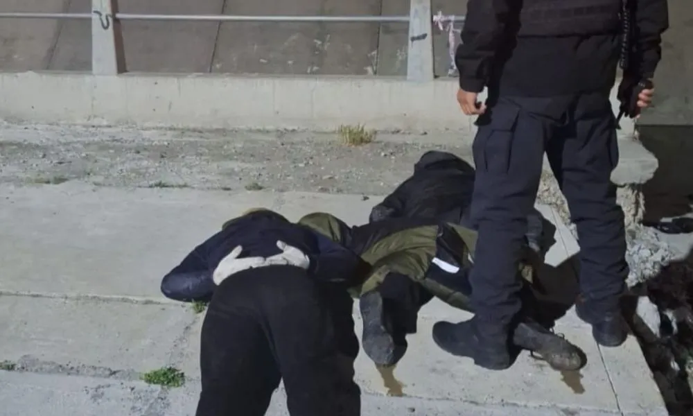 Persecución en Trelew terminó con dos jóvenes detenidos tras robar en una vivienda