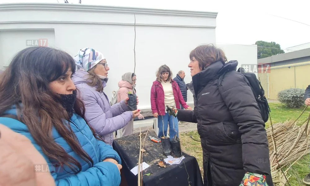 Entrega de árboles por el Aniversario de #LA17