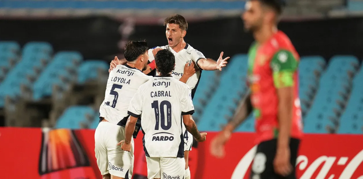 Independiente aplastó 5-1 a Boston River en el Centenario y se ilusiona con liderar su grupo en la Sudamericana.