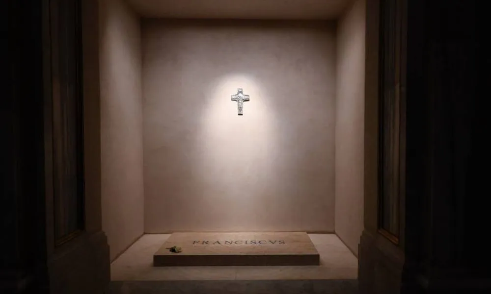 Así es la tumba de Francisco