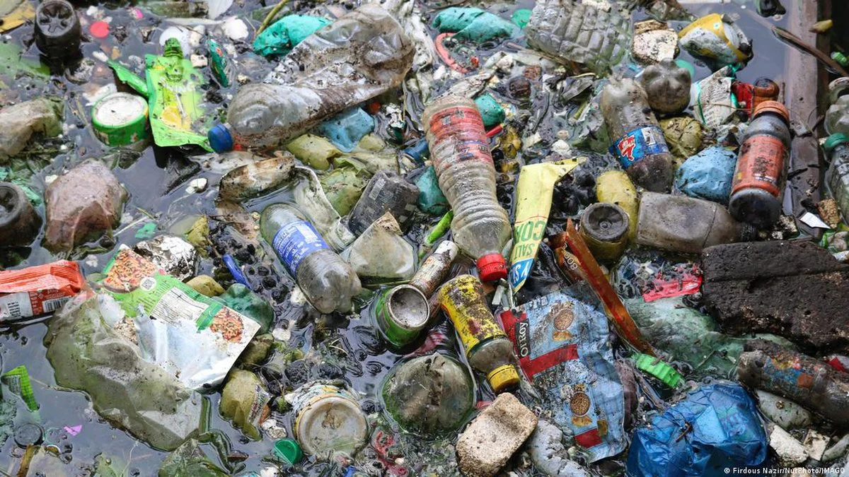 Contaminación ríos y océanos (DW)