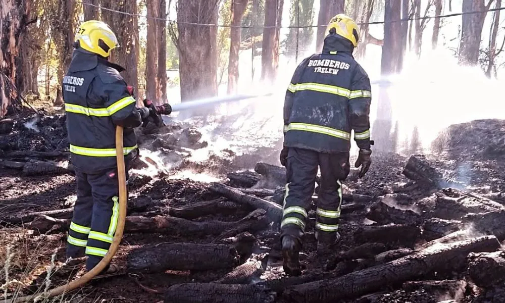 Incendio afectó dos chacras sobre la Ruta 7