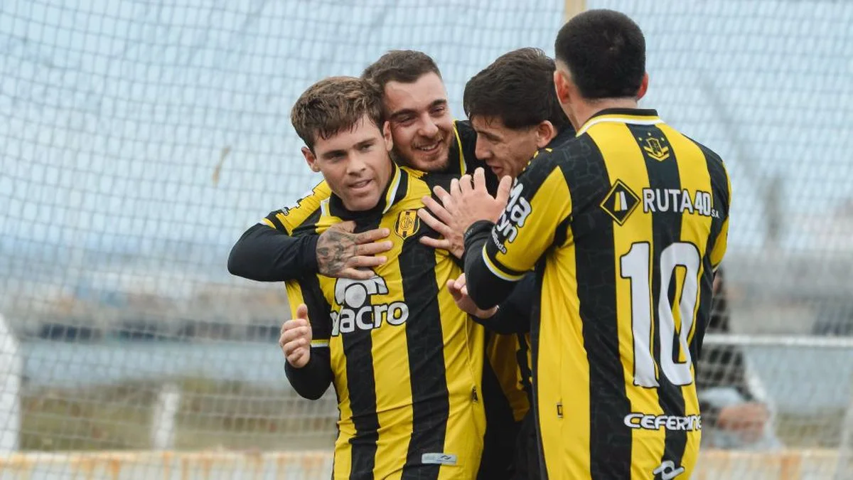 Deportivo Madryn Liga del Valle. Foto Naiara Escobar - Club Social y Deportivo Madryn.