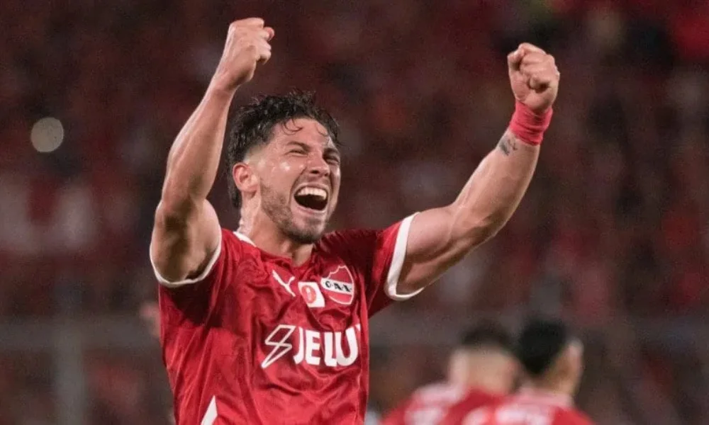 El mediocampista chileno Felipe Loyola, actualmente en el Pisa de Italia, quedó en el radar del equipo.