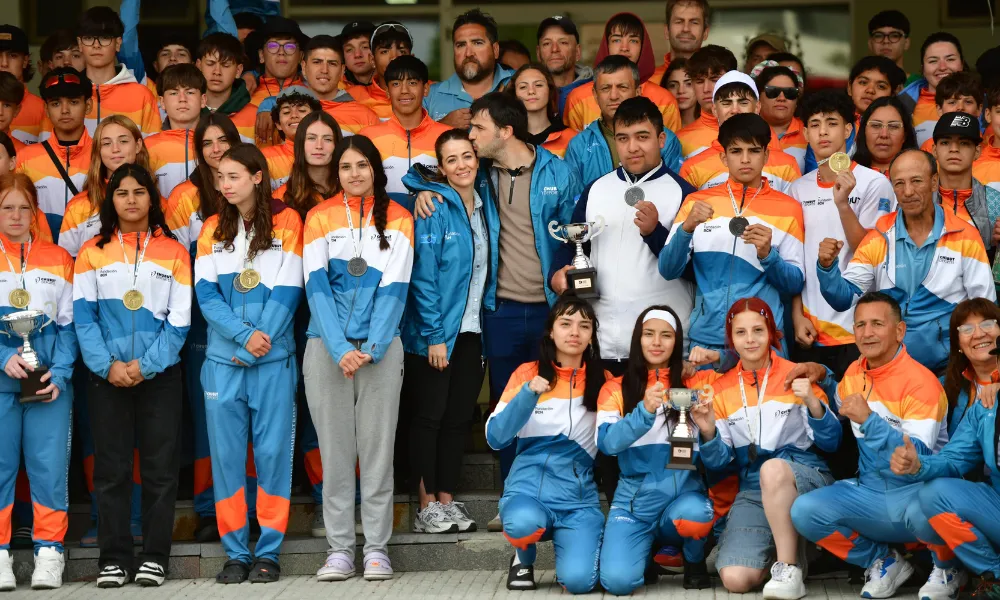 El Gobernador recibio a los deportitas chubutenses