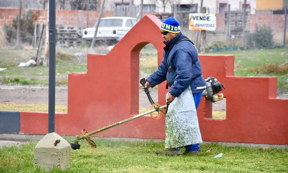 Plan de mantenimiento barrial en Trelew