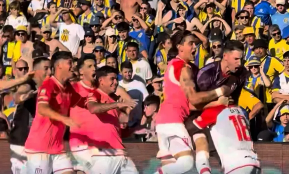 Estudiantes de La Plata ganó 1-0 en Rosario y avanzó a cuartos