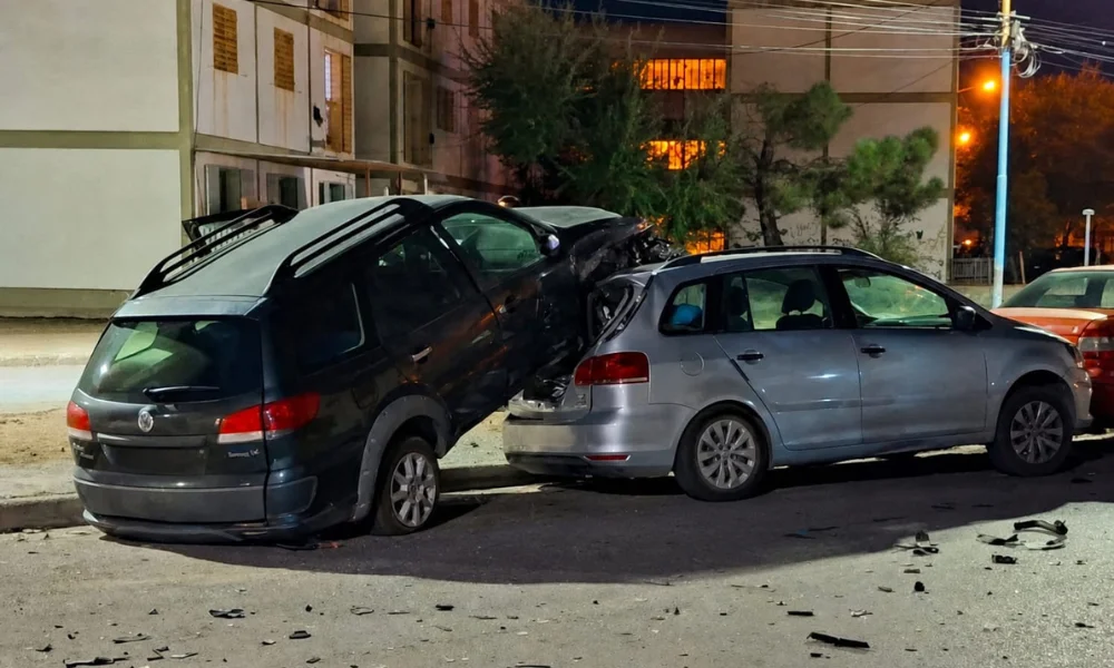 El siniestro se registró cerca de las 02.40 en la intersección de avenida Sarmiento y Vucetich.