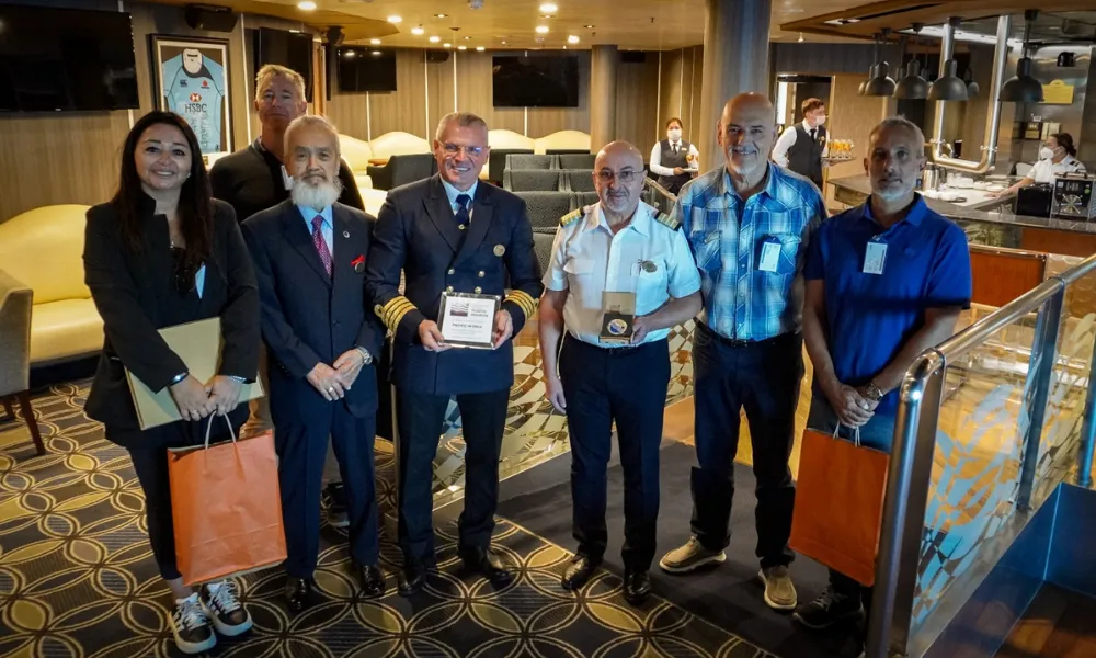 Recepción del buque Pacific World