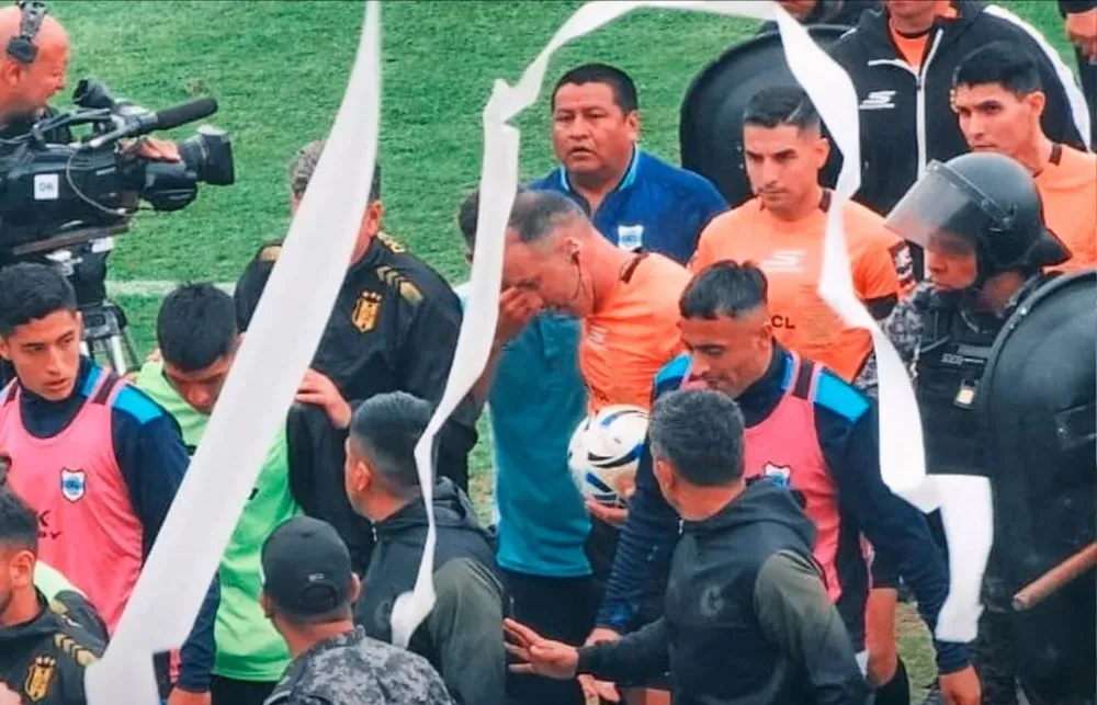Terminó abruptamente tras una decisión inesperada del árbitro Lucas Comesaña