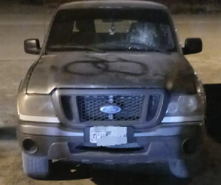 Ford Ranger vandalizada