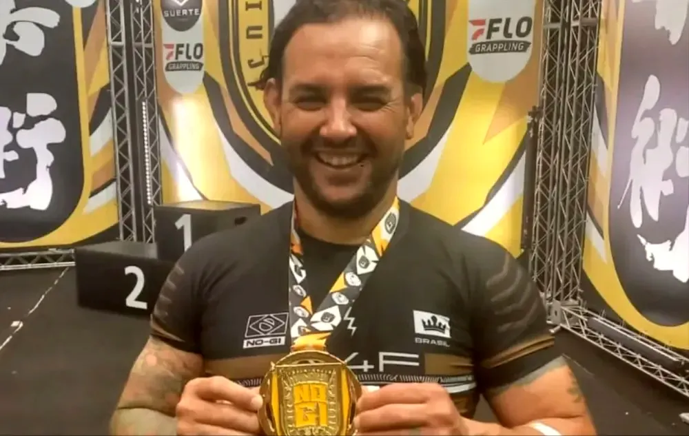 Maximiliano Carvajal logró un título histórico y puso al Jiu Jitsu regional en lo más alto