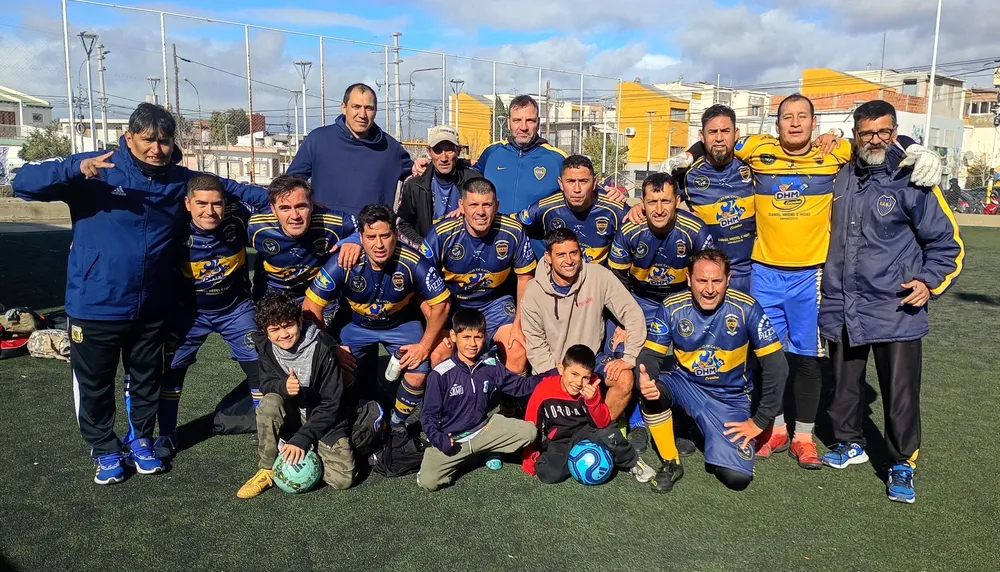 La Liga Senior +40 “Homenaje a Juan Alarcón” definió a los cuatro mejores del torneo. 1