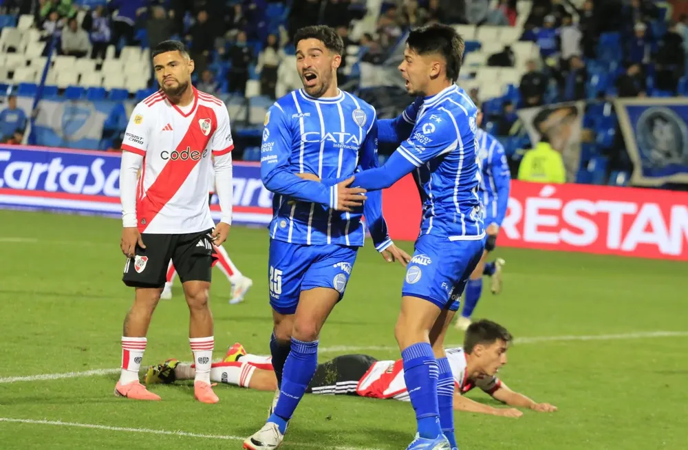 Godoy Cruz le gano a River en Mendoza