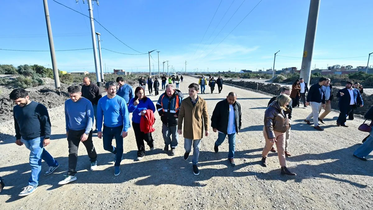 Recorrida de obra de pavimentación de la avenida Oris de Roa