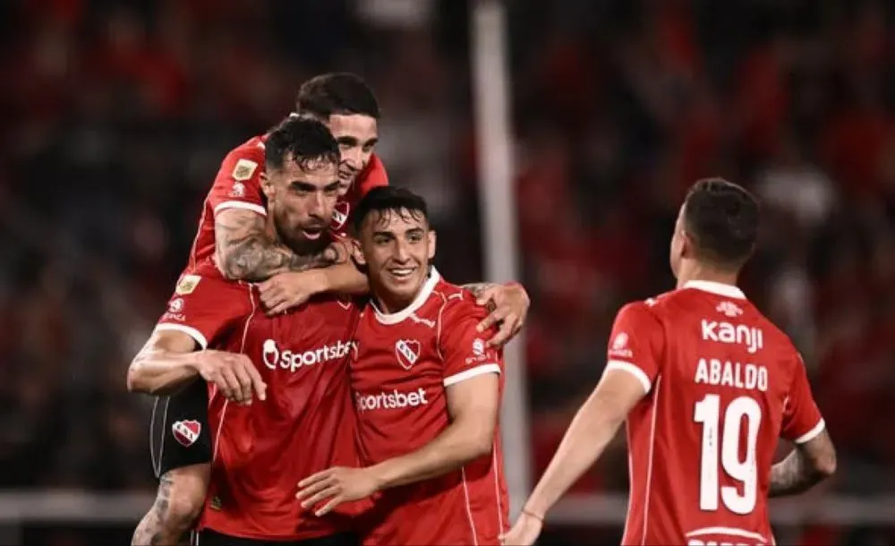El “Rojo” se impuso 3-0 en Avellaneda con goles de Abaldo, Ávalos y Loyola