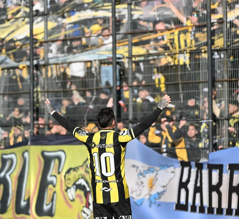 Deportivo Madryn venció 2-0 a Patronato. 2