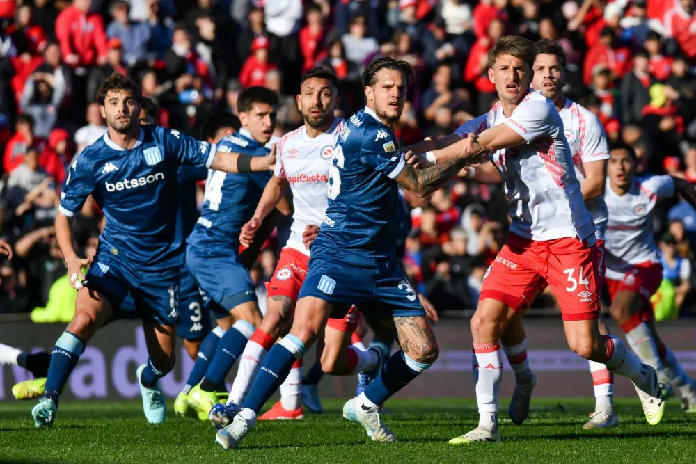 Racing cayó por 4-1 ante Argentinos Juniors.