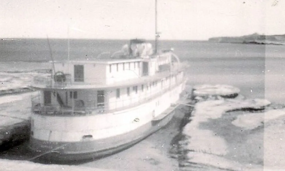 El Guayra el barco hotel que dejó un legado inigualable en puerto Pirámides