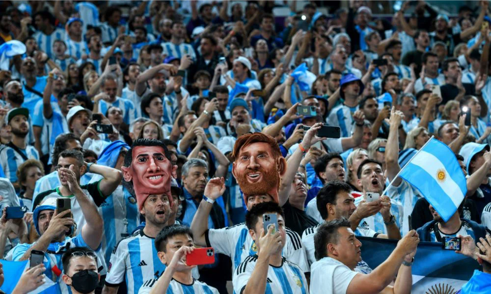 Los espectadores no podrán entrar con botellas reutilizables a los estadio.