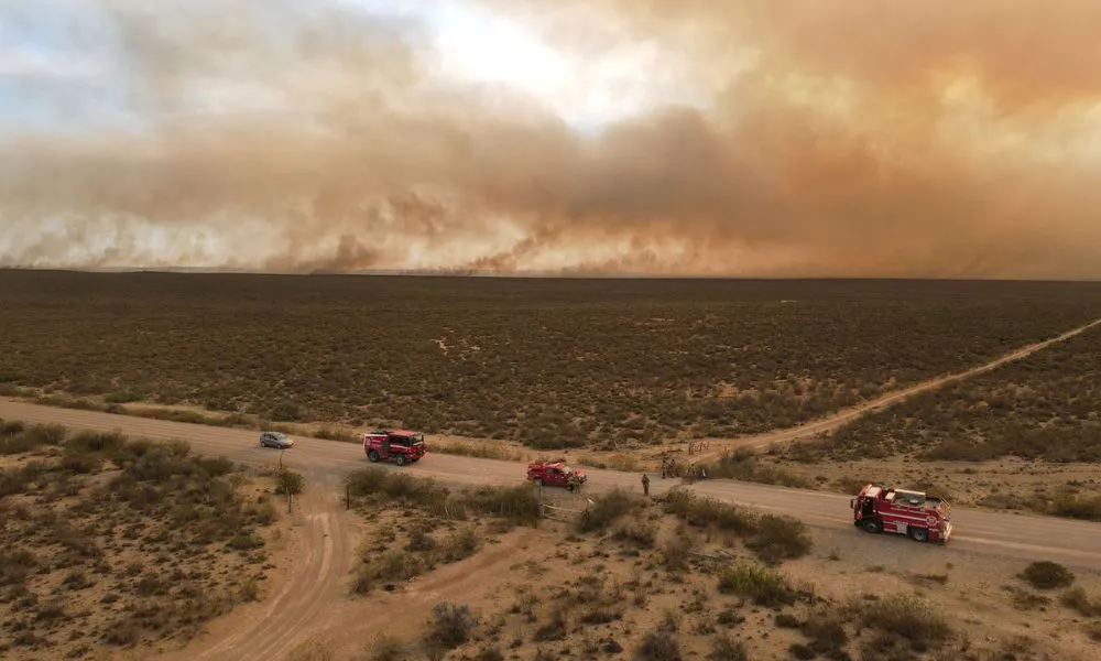 Incendio de campos en Trelew. Foto: Bomberos Voluntarios de Rawson