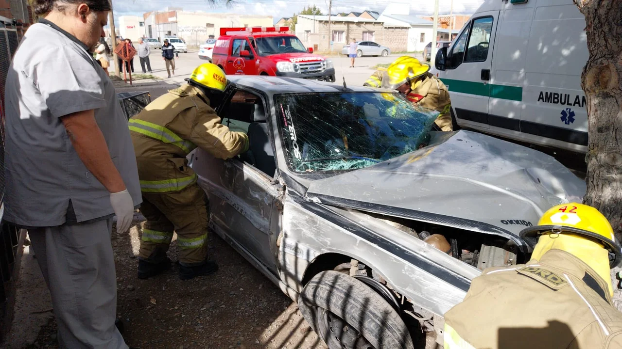 Descompensado choca en Sarmiento-