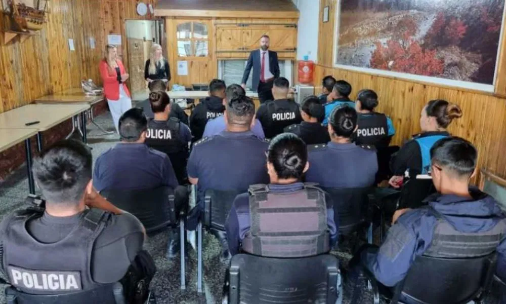 capacitacion ciberdelitos en Esquel