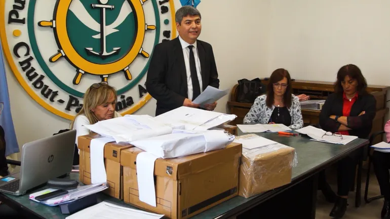 Apertura de sobres del dragado del puerto de Comodoro Rivadavia.