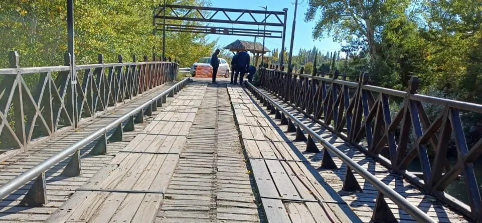 limitada circulacion sobre el Puente Hendre