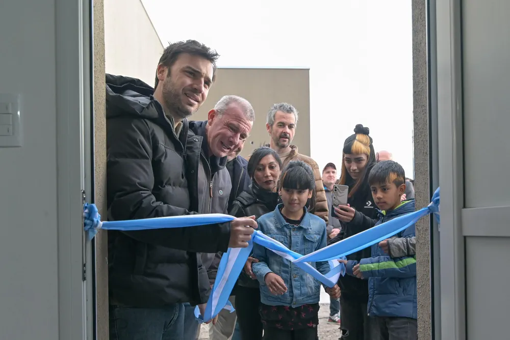 Entrega de viviendas en Gaiman