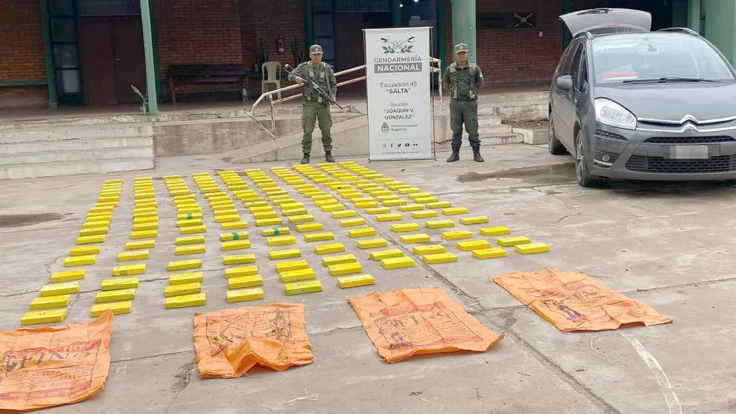 Transportaba más de 194 kilos de cocaína ocultos en el vehículo