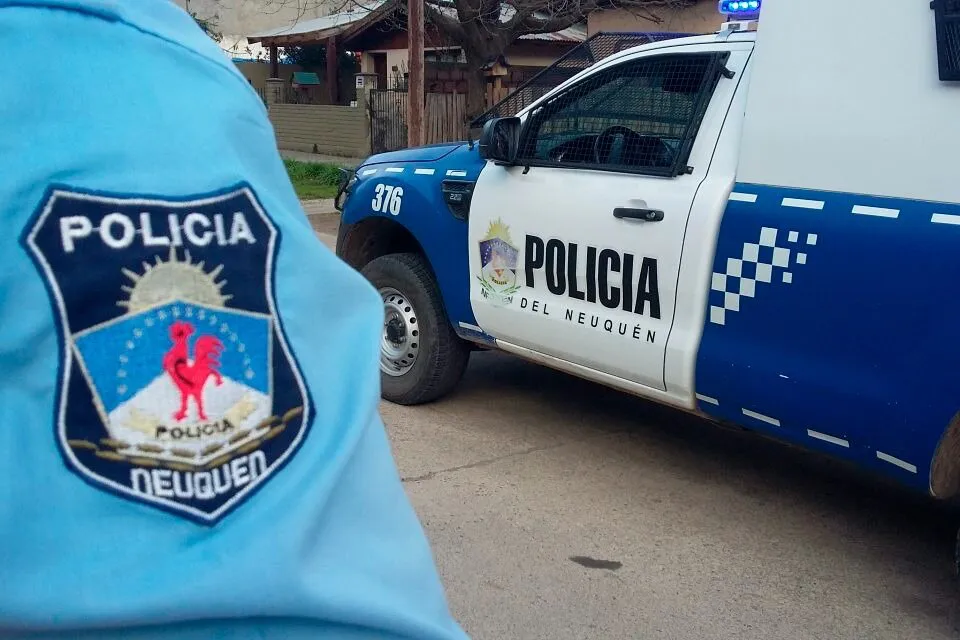Policía