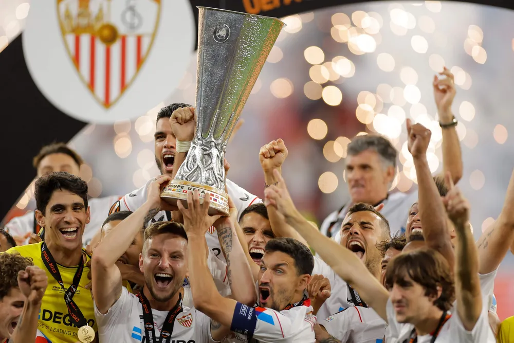 MONTIEL LO DEFINIÓ Y EL SEVILLA GRITÓ CAMPEÓN
