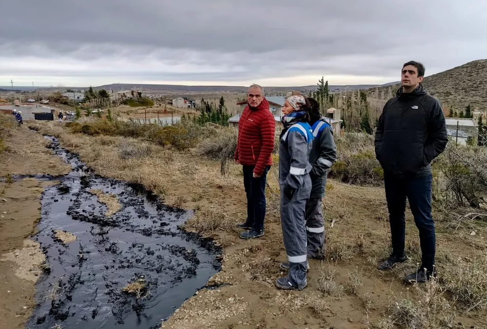 Provincia sanciono a YPF por el derrame de hidrocarburos