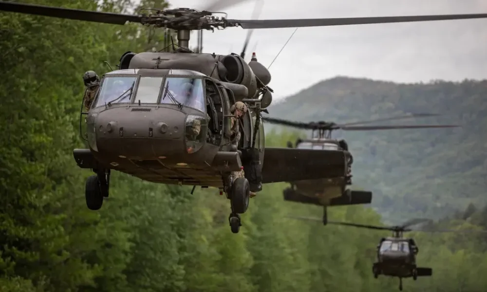 UH-60 Black Hawk, un modelo ampliamente utilizado por las fuerzas armadas estadounidenses y por numerosos países.