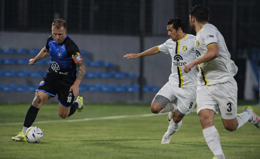 El Aurinegro tuvo la más clara, no la aprovechó y terminó cayendo ante Ciudad Bolívar.