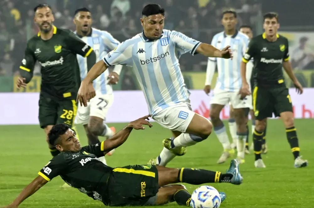 Racing derrotó 2-1 de visitante a Defensa y Justicia