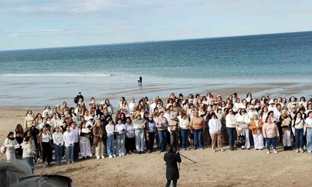 El Coro Municipal de Trelew cantó en Las Grutas