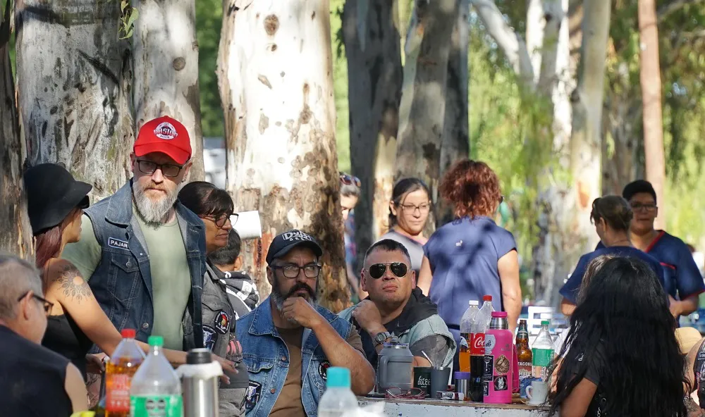 Vecinos de Rawson realizaron campaña solidaria para los damnificados de Bahía Blanca (2)
