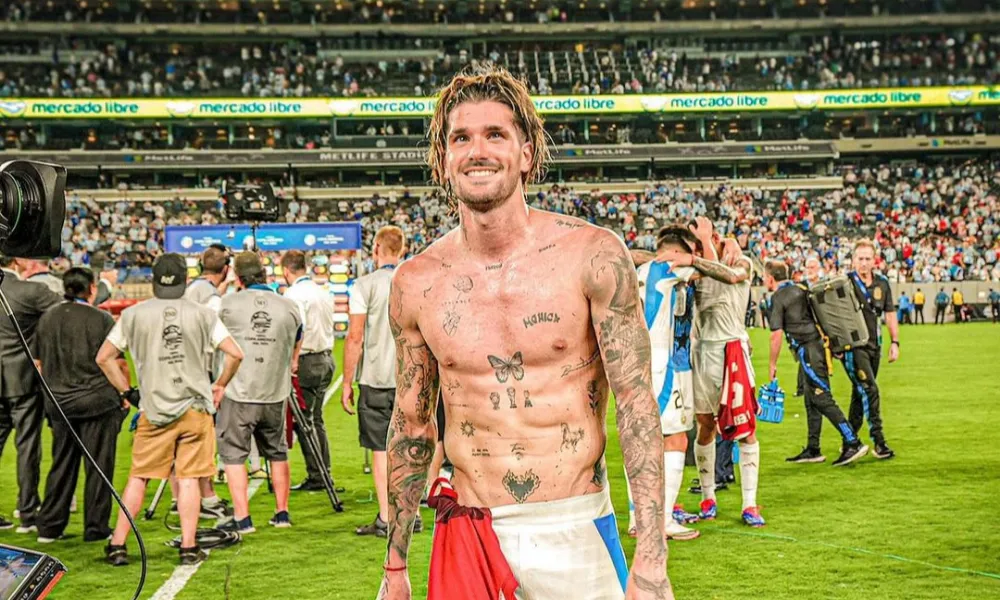 El cambio de look del mediocampista de la selección