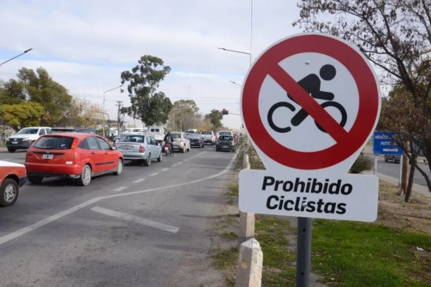 prohibido ciclistas