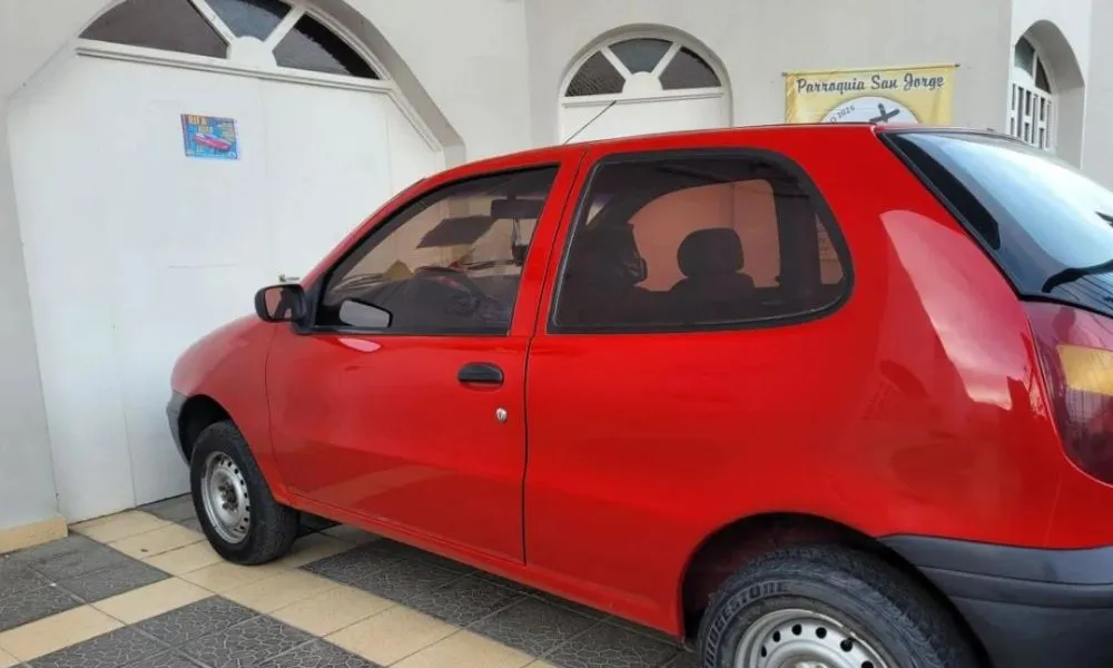 Rifan auto usado de un aparroquia foto Del Mar Digital