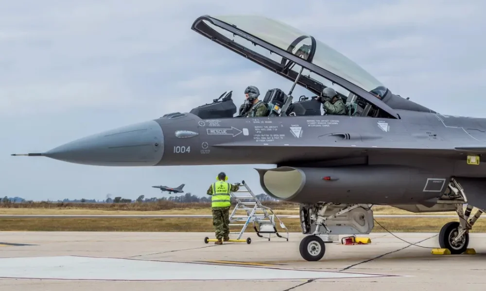 Los primeros pilotos nacionales ya alcanzaron la instancia del vuelo en solitario.