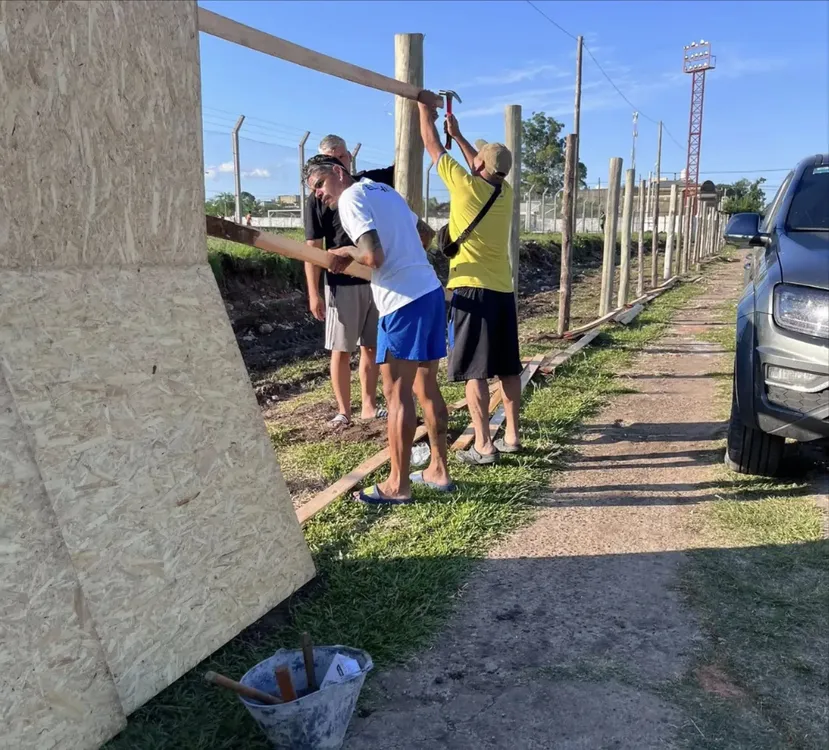 Gustavo Bou cambió los flashes por el barrio